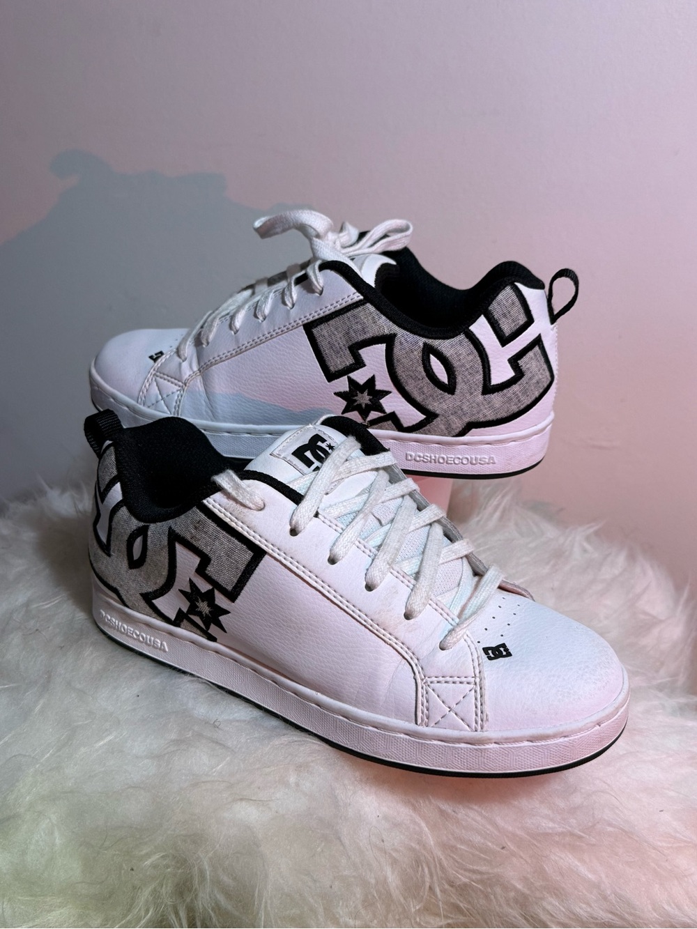 DC Court Graffik SE Skate Shoes – Women’s Size 7.5 – White Leather